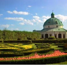 Dominantou je pavilon Rotunda