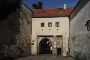 Novohradská brána v Třeboni je dílem Štěpánka Netolického
