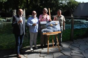 Kachyně parníkové, což jsou nelétající ptáci z pražské zoo, mají svá jména Vltava a Vyšehrad
