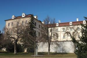 Na zámku v Benátkách nad Jizerou se otevřela stálá expozice velkých kopytníků
