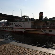 Parník Vltava, po kterém se samička kachyně jmenuje