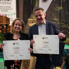 Držitelé diplomů za druhé a třetí místo v katagorii publikace