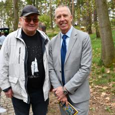 Dva kosmonauti Vladimír Remek a Andrew J. Feustel